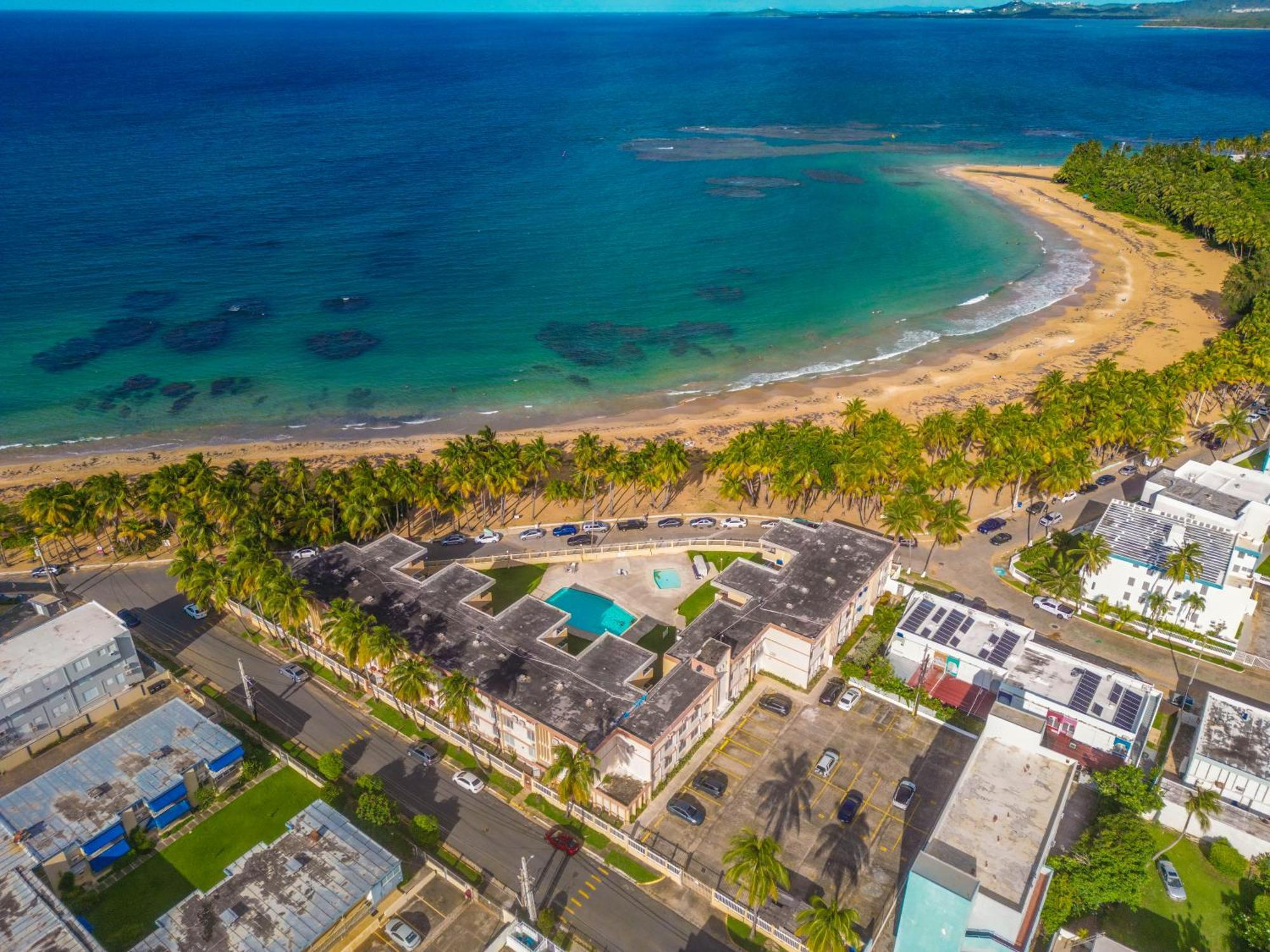 Ocean Blue Beach Apt 卢基约 外观 照片