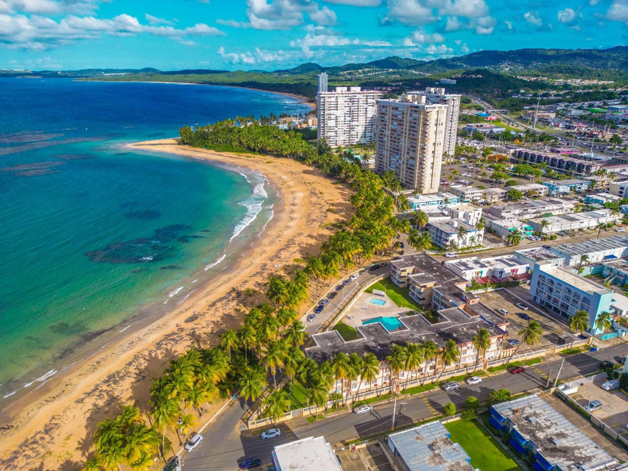 Ocean Blue Beach Apt 卢基约 外观 照片