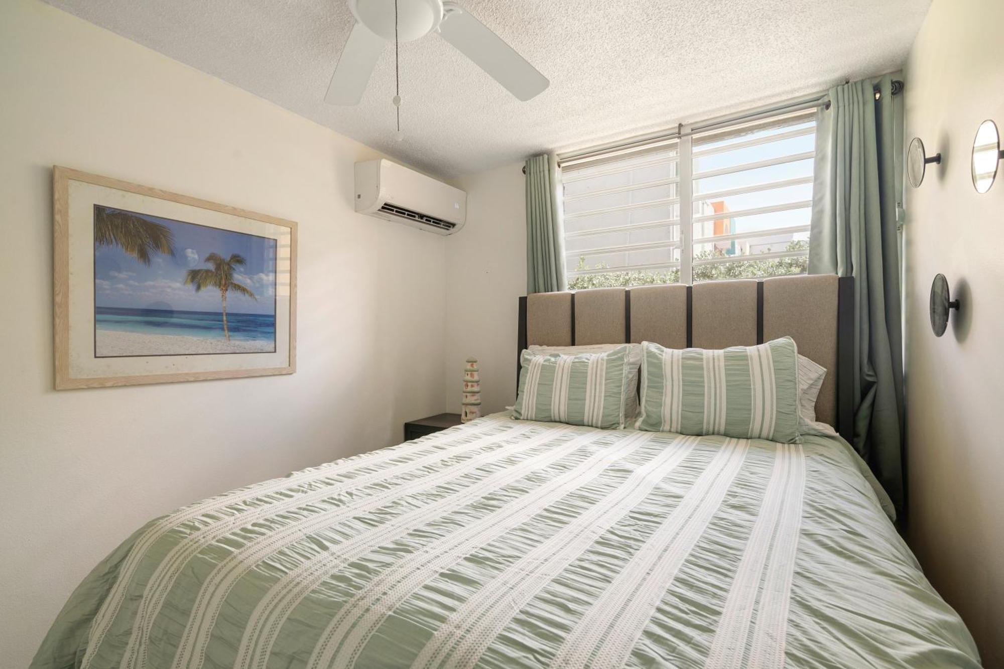 Ocean Blue Beach Apt 卢基约 外观 照片