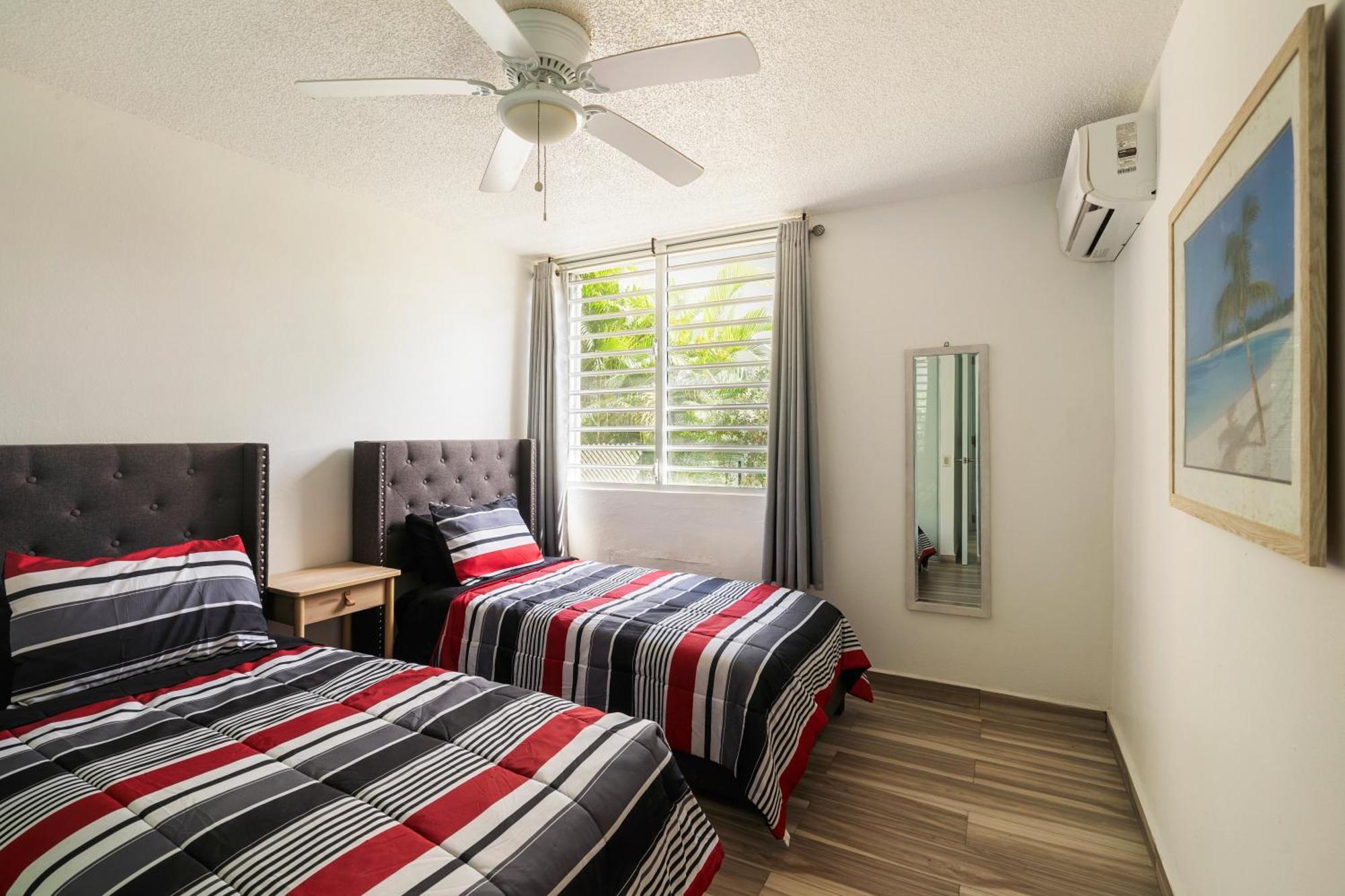Ocean Blue Beach Apt 卢基约 外观 照片