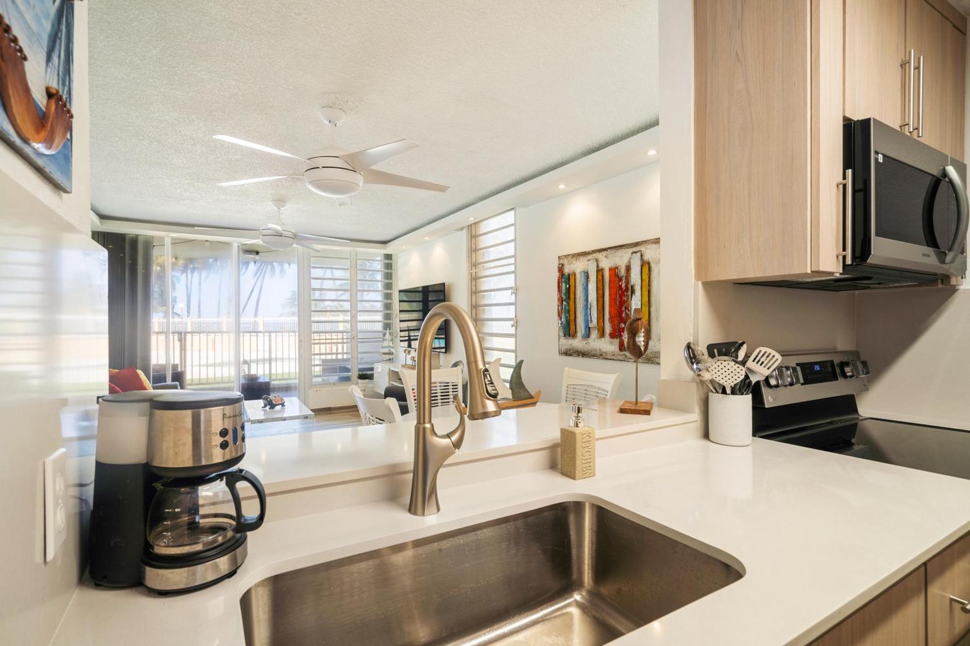 Ocean Blue Beach Apt 卢基约 外观 照片