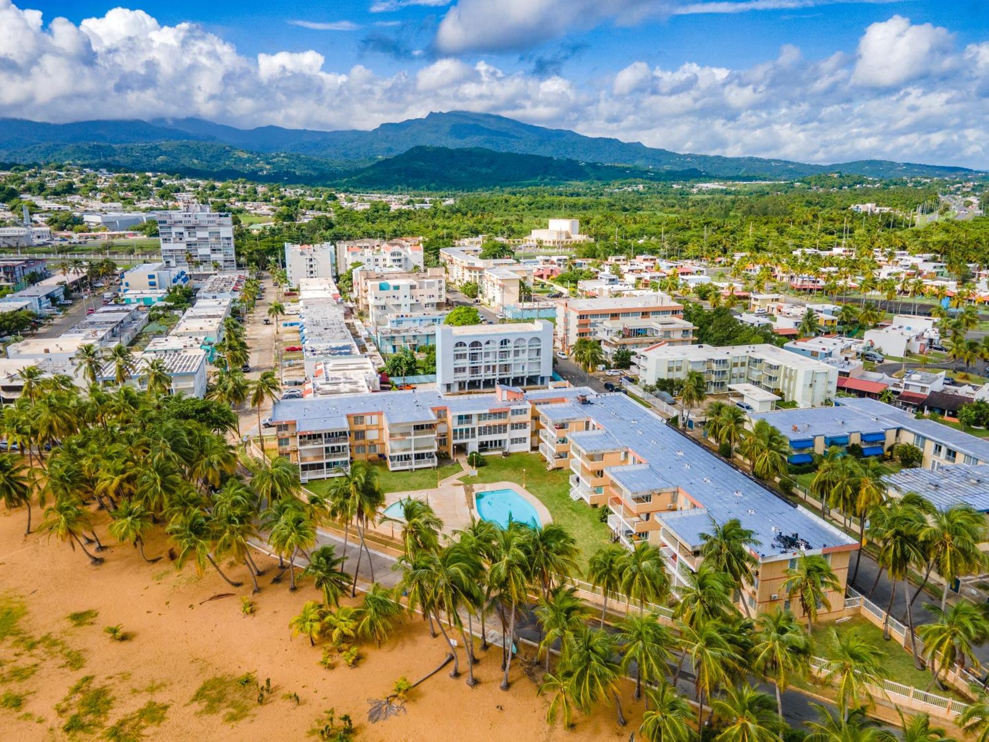 Ocean Blue Beach Apt 卢基约 外观 照片